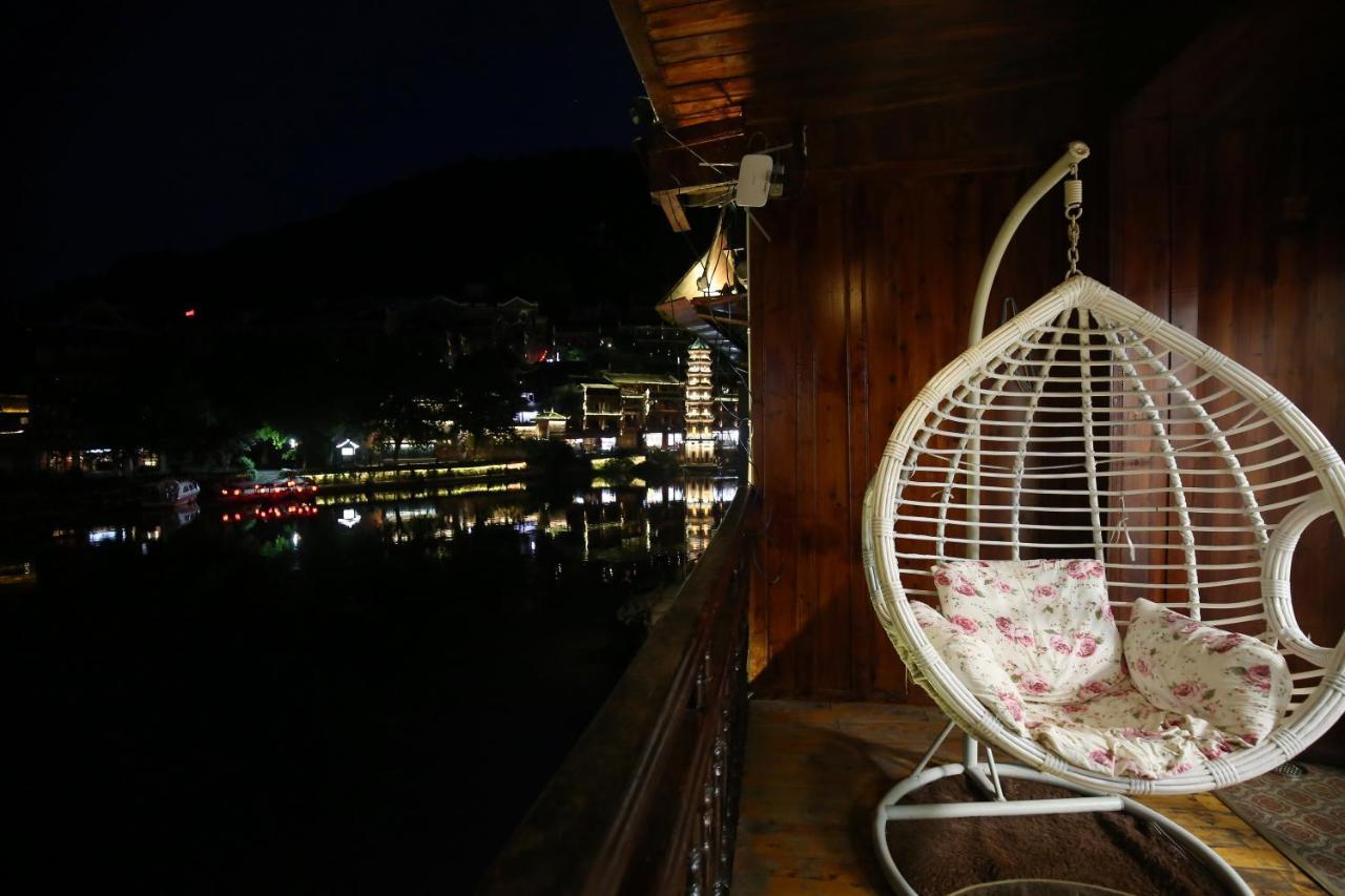 Lqj Riverside Guest House Fenghuang Zewnętrze zdjęcie