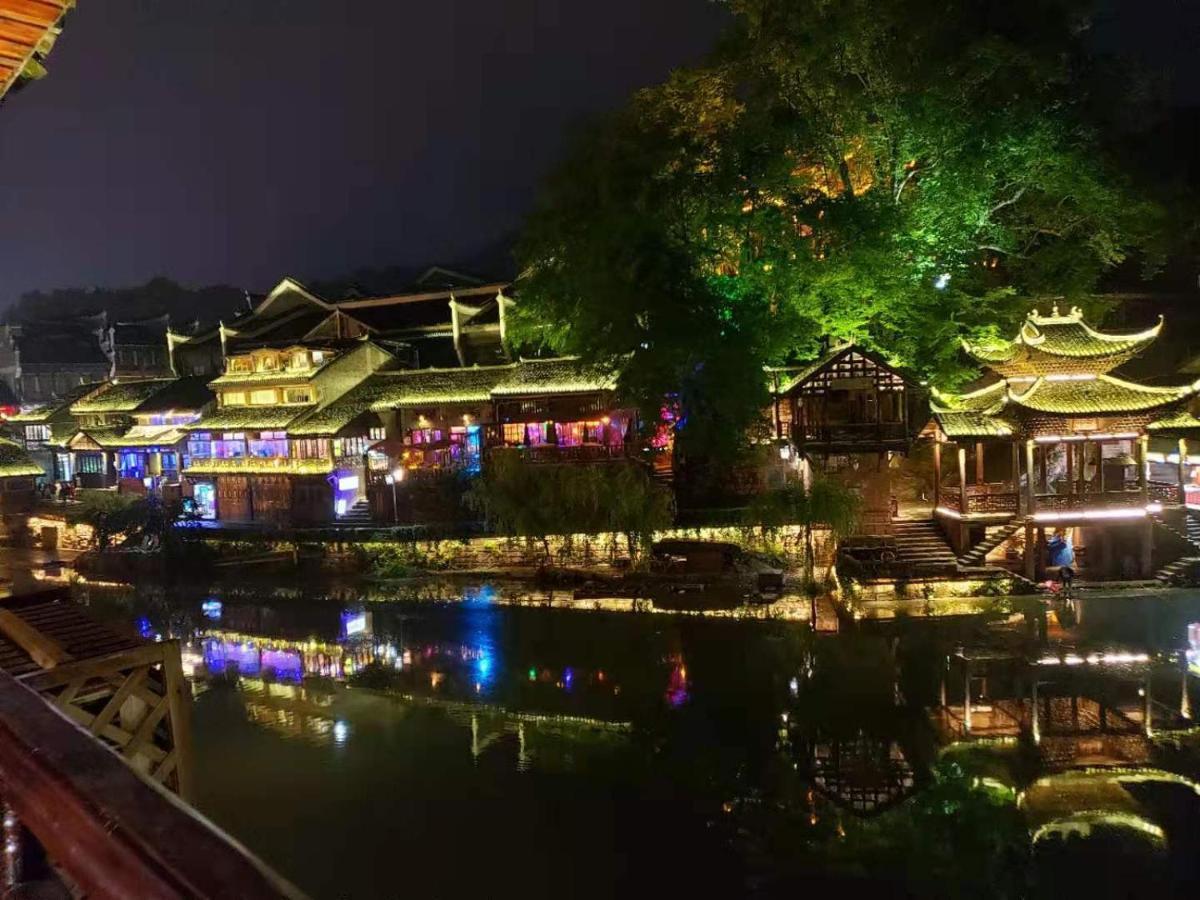 Lqj Riverside Guest House Fenghuang Zewnętrze zdjęcie
