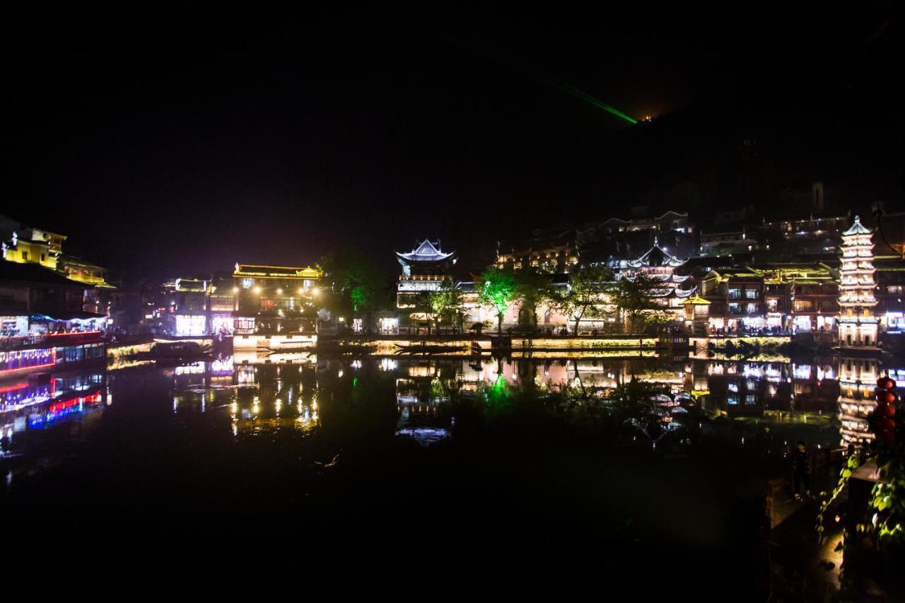 Lqj Riverside Guest House Fenghuang Zewnętrze zdjęcie