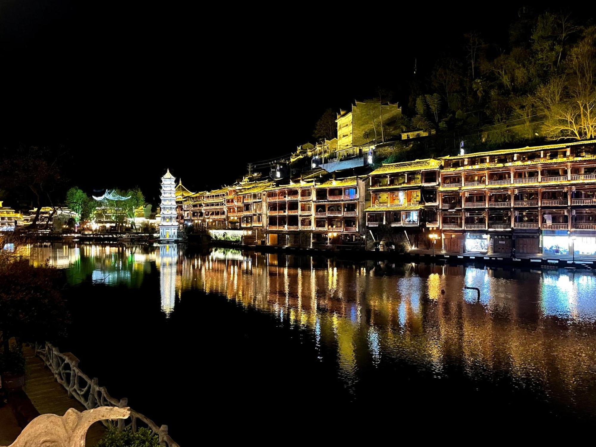 Lqj Riverside Guest House Fenghuang Zewnętrze zdjęcie