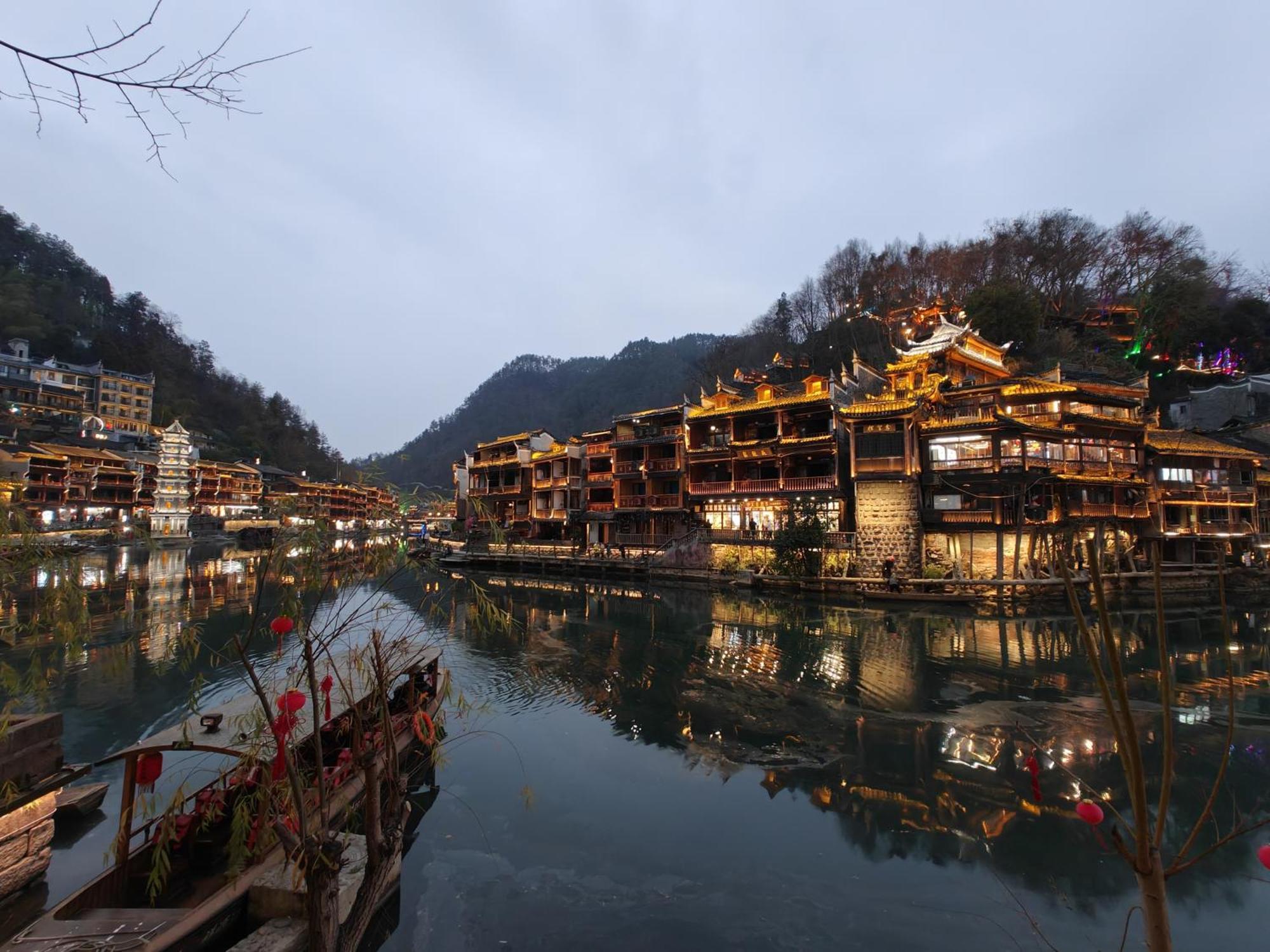 Lqj Riverside Guest House Fenghuang Zewnętrze zdjęcie