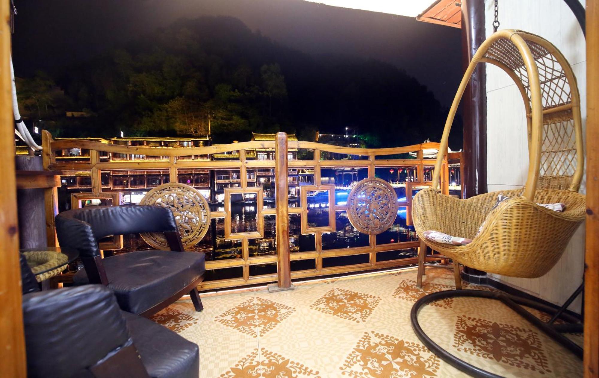 Lqj Riverside Guest House Fenghuang Zewnętrze zdjęcie